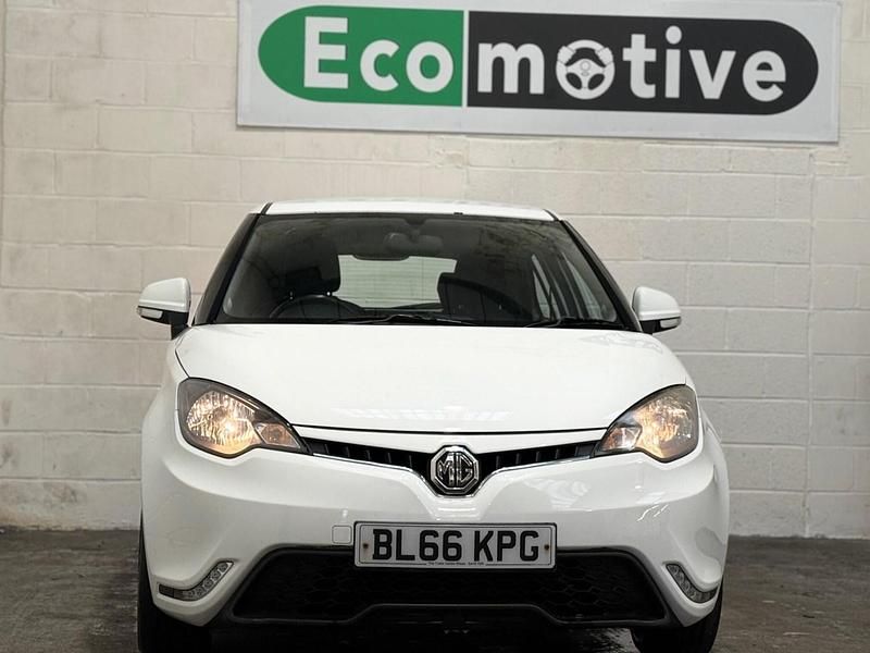 Used MG MG3 106 HP (77 kW) 2017 White Hatchback
