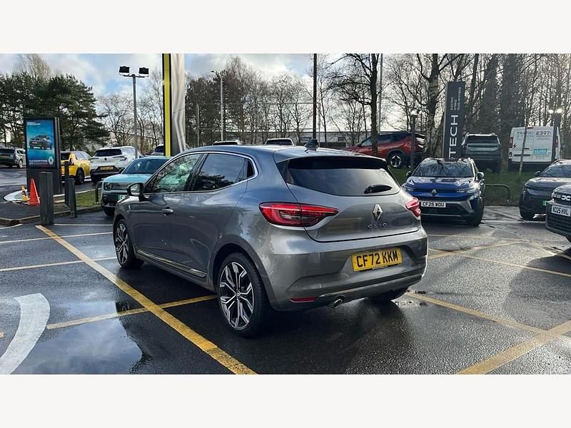 Used Renault Clio V Techno 90 HP (66 kW) 2022 Metallic  shadow grey  Hatchback