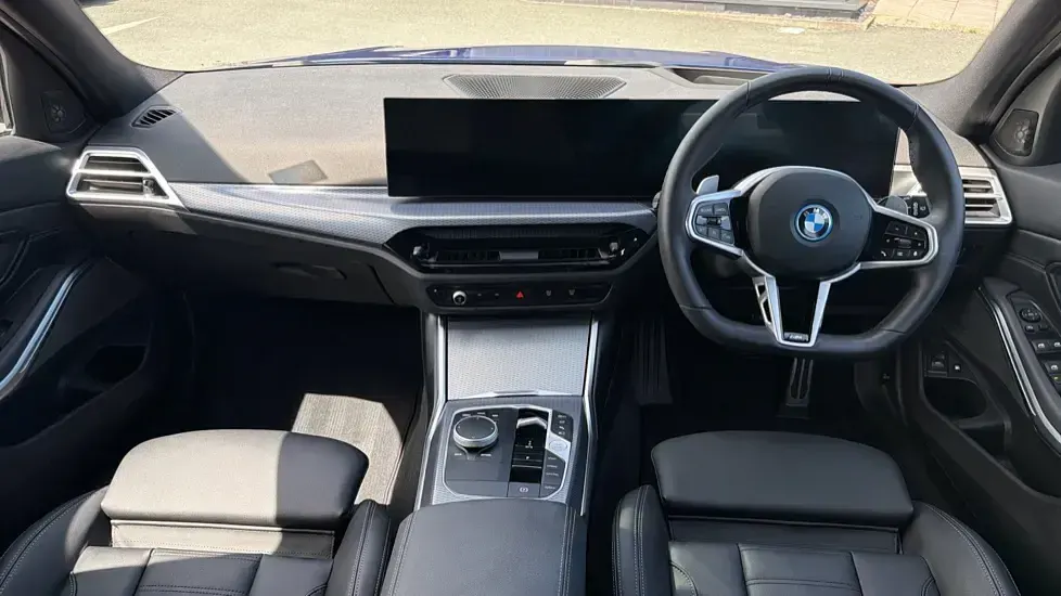 Used BMW 330 M Sport 288 HP (211 kW) 2025 Blue Estate