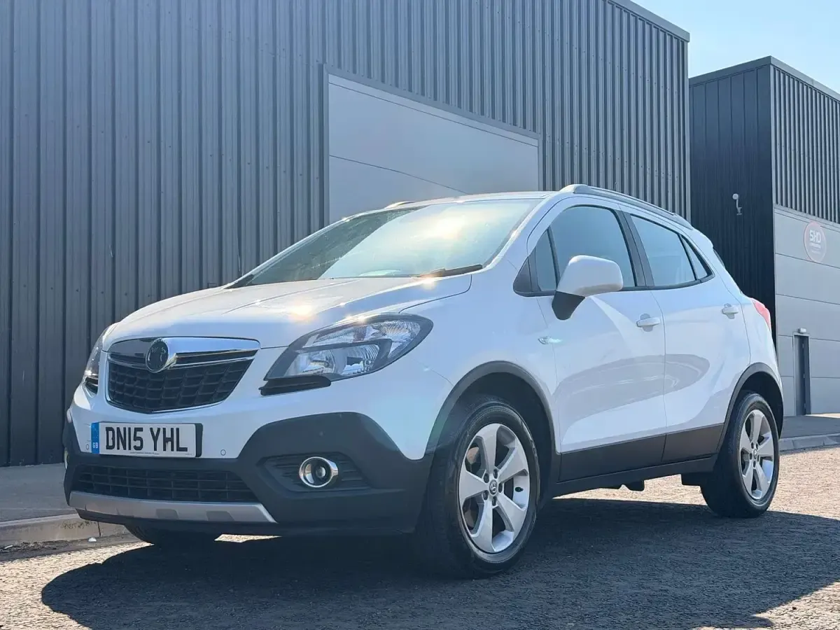 Used Vauxhall Mokka S 136 HP (100 kW) 2015 White SUV