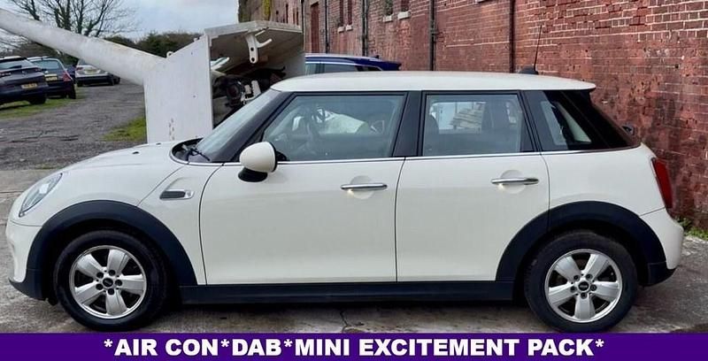 Used Mini Cooper Classic 136 HP (100 kW) 2019 White Hatchback