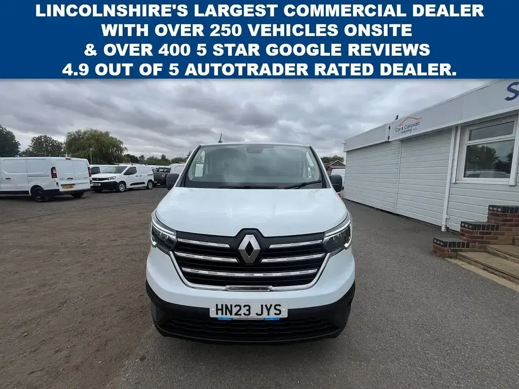 Used Renault Trafic Business 2023 White MPV