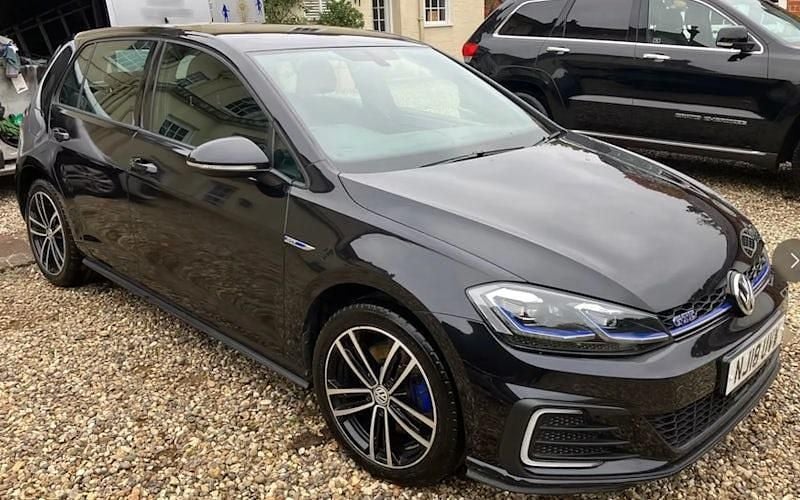 Used 2020 VW Golf VII GTE Hatchback | £13,699 (Fair price) - Image 1/1
