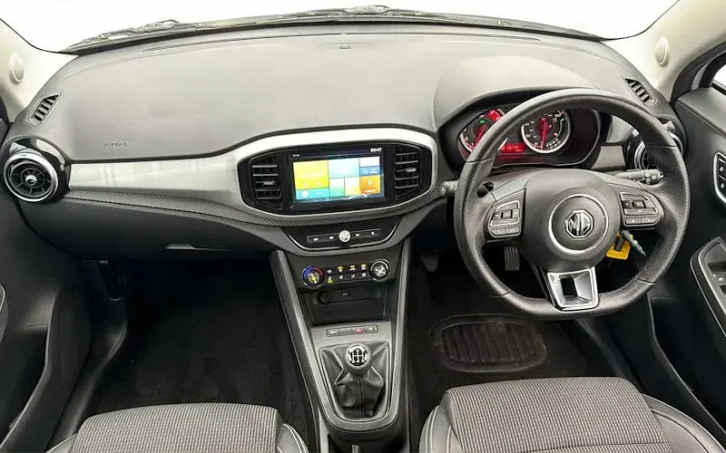 Used MG MG3 Exclusive 106 HP (77 kW) 2022 White Hatchback