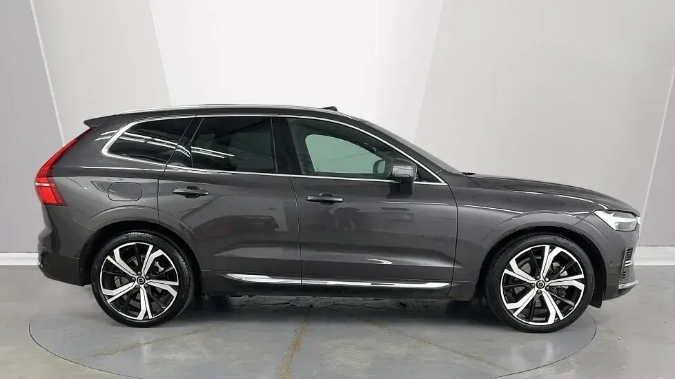 Used Volvo XC60 Ultra 449 HP (330 kW) 2025 Grey SUV