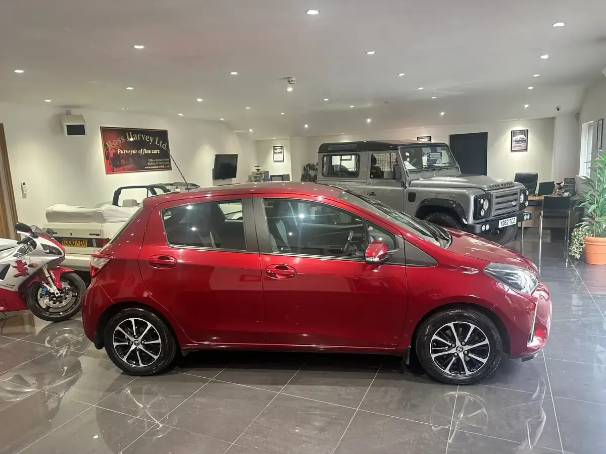 Used Toyota Yaris 107 HP (78 kW) 2019 Red Hatchback