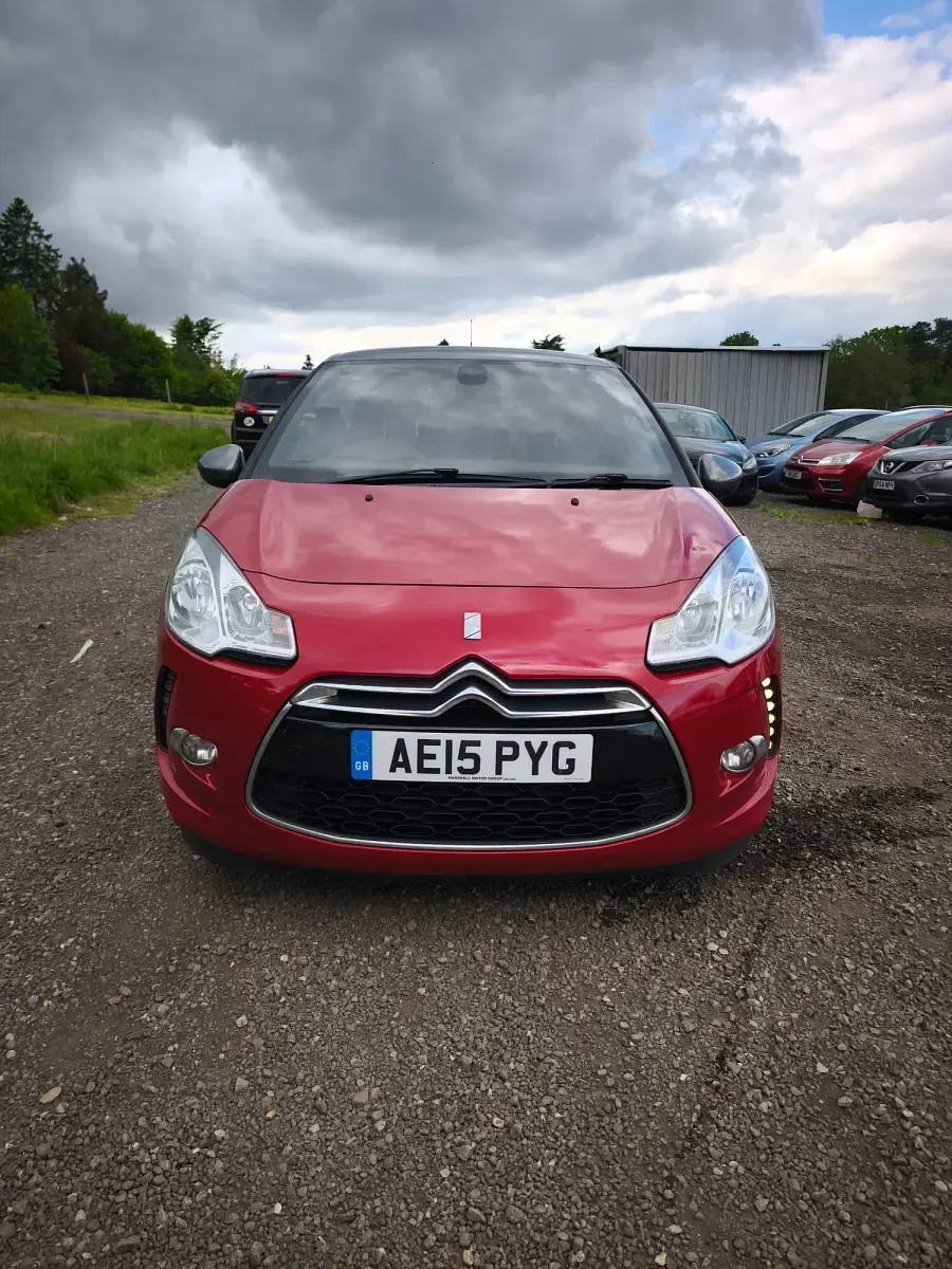 Used Citroën DS3 90 HP (66 kW) 2015 Red Hatchback