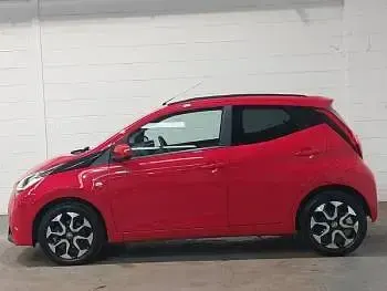 Used Toyota Aygo X-plore 69 HP (50 kW) 2018 Red Hatchback