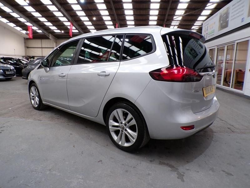 Used Vauxhall Zafira Tourer SRi 134 HP (98 kW) 2016 Silver MPV