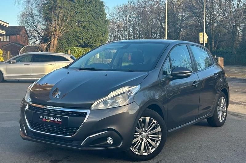 Grey Used 2018 Peugeot 208 Signature Sky Hatchback | £5,295 (Fair price) - Image 1/1