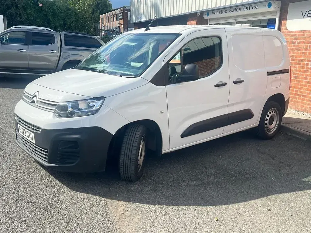 Used Citroën Berlingo 100 HP (73 kW) 2023 White MPV