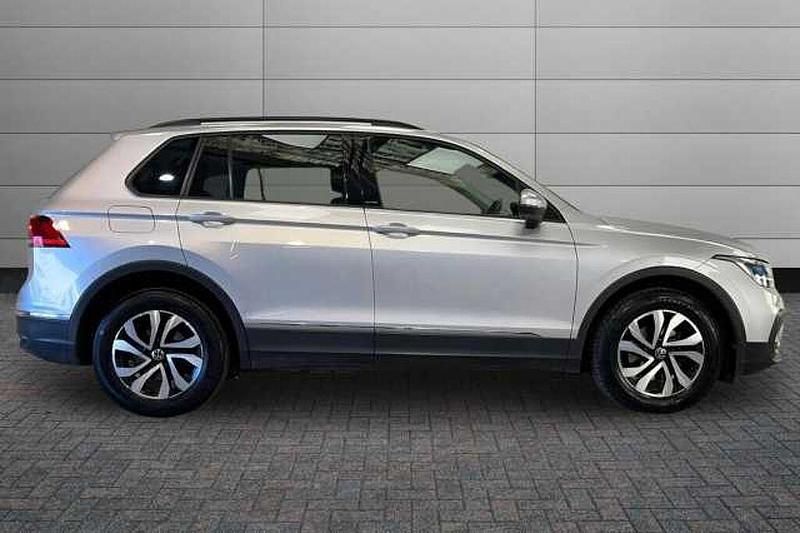 Used VW Tiguan Active 150 HP (110 kW) 2022 Silver SUV
