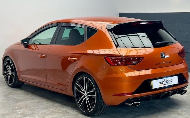 Used Seat Leon CUPRA 300 HP (220 kW) 2018 Orange Hatchback