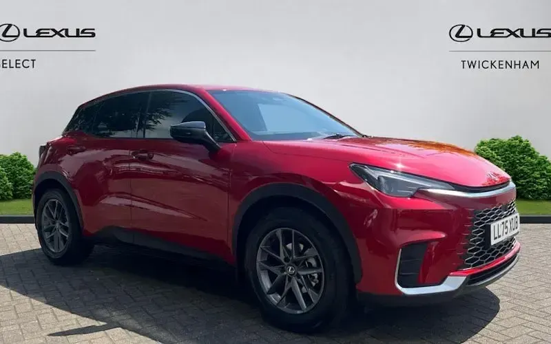 Second-hand Lexus LBX 136 CP (100 kW) 2026 SUV