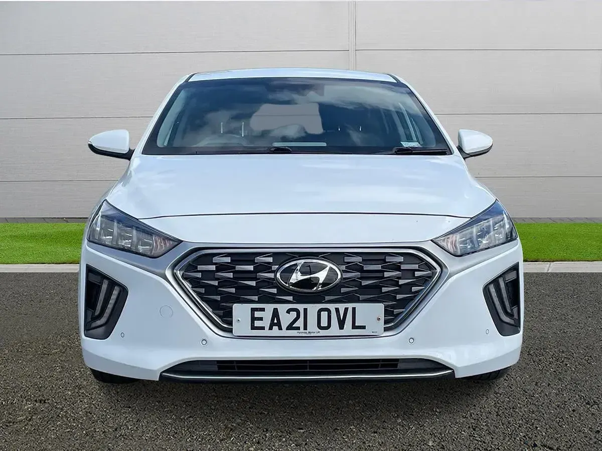 Used Hyundai Ioniq Premium SE 141 HP (103 kW) 2021 White Hatchback
