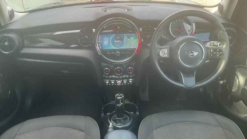 Usado Mini Cooper Classic 134 CV (98 kW) 2022 Negro Utilitario