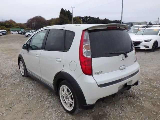 Used Mitsubishi Colt Edition 2006 White Hatchback