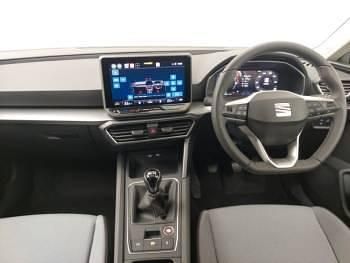 New Seat Leon SE 115 HP (84 kW) 2025 White Hatchback