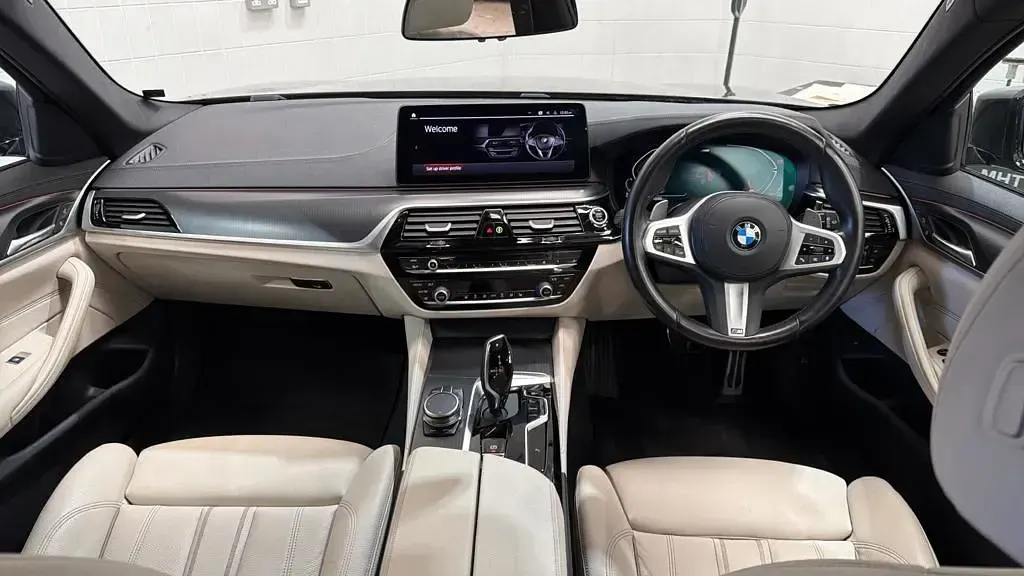 Used BMW 520 M Sport 187 HP (137 kW) 2023 Black Estate