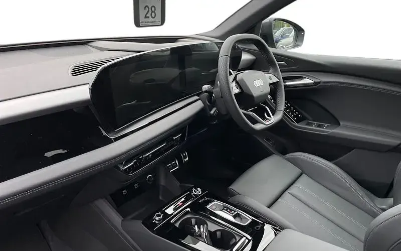 New Audi Q6 e-tron S-Line 185 kW (252 HP) 2026 SUV