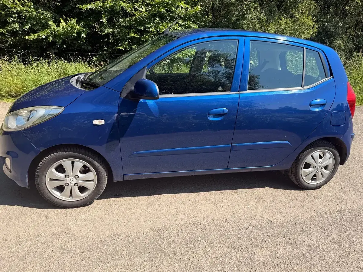 Used Hyundai i10 Active 85 HP (62 kW) 2011 Blue Hatchback