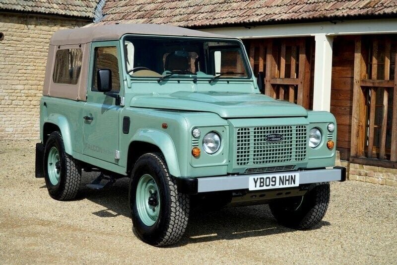 Green Used 2009 Land Rover Defender SUV | £48,995 - Image 1/4