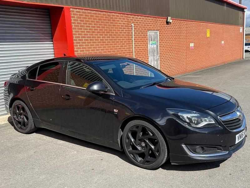Second-hand Vauxhall Insignia SRi 170 CP (125 kW) 2016 Negru Hatchback