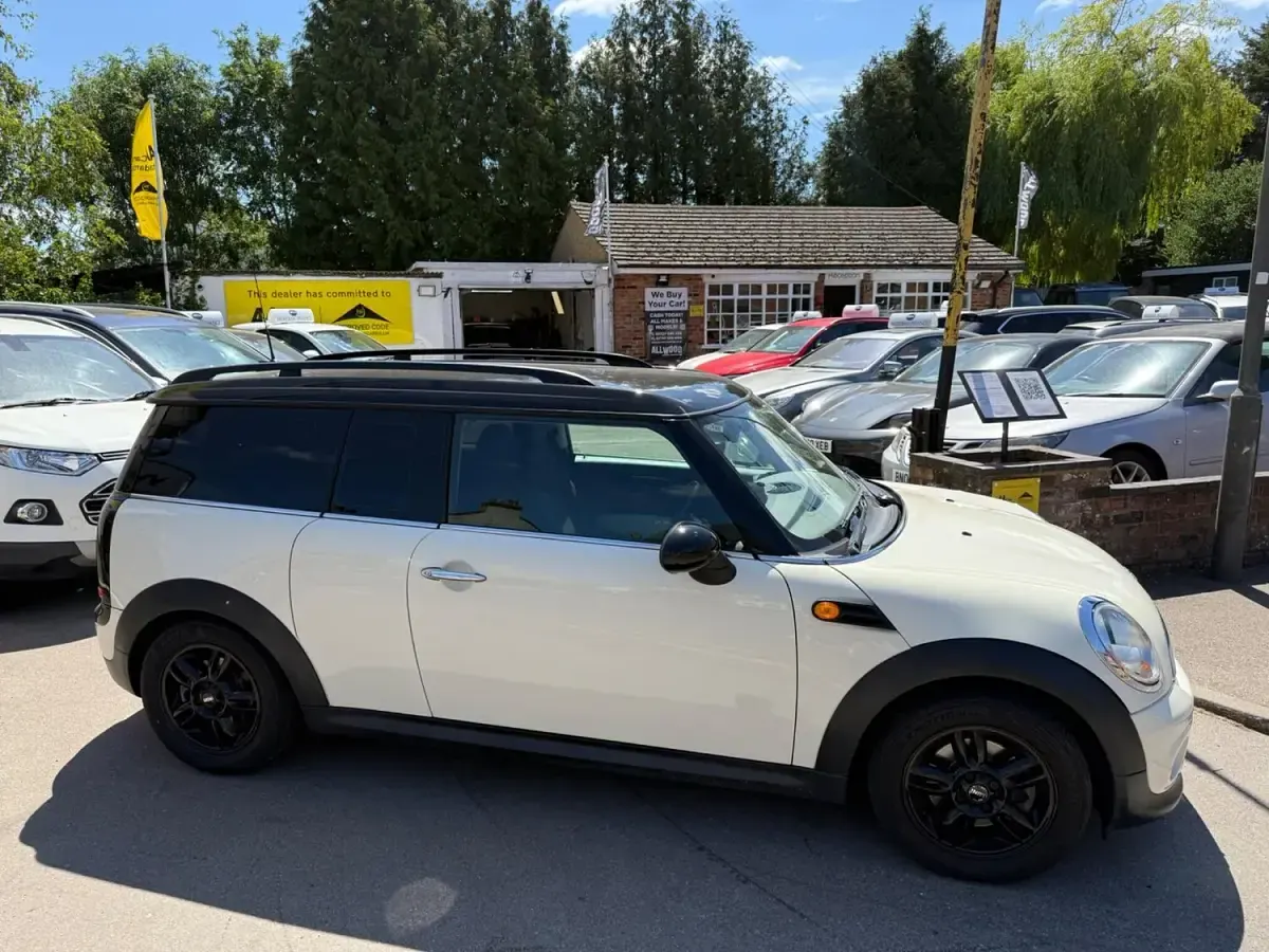 Used Mini Cooper Clubman 2011 White Estate