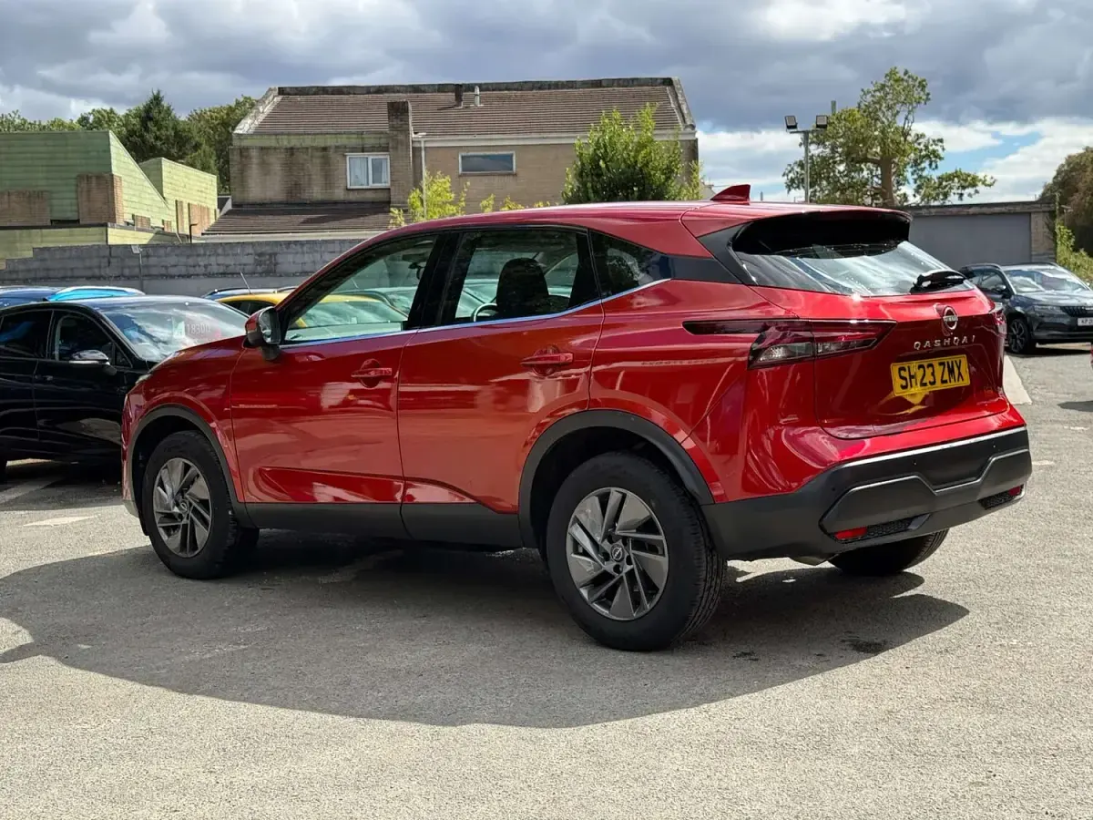 Used Nissan Qashqai Acenta Premium 2023 Red SUV