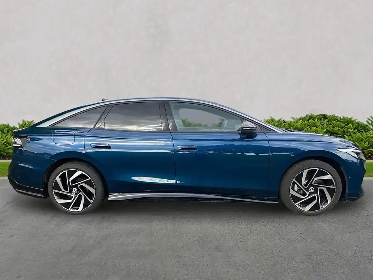 New VW ID.7 Pro 210 kW (286 HP) 2025 Blue Hatchback