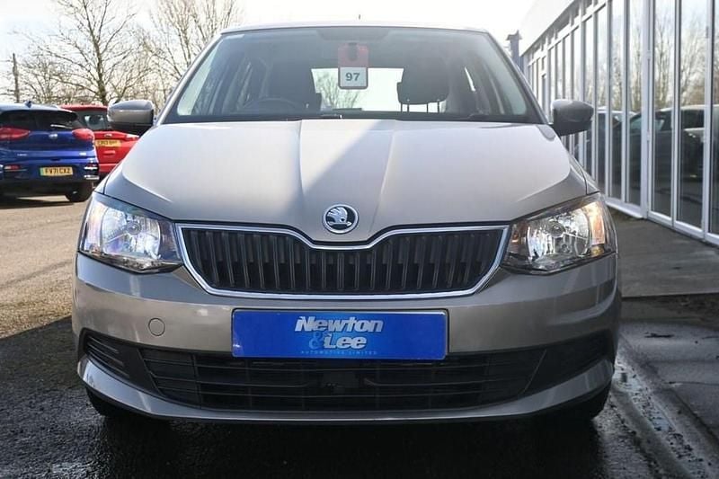 Used Skoda Fabia SE 90 HP (66 kW) 2016 Beige Hatchback