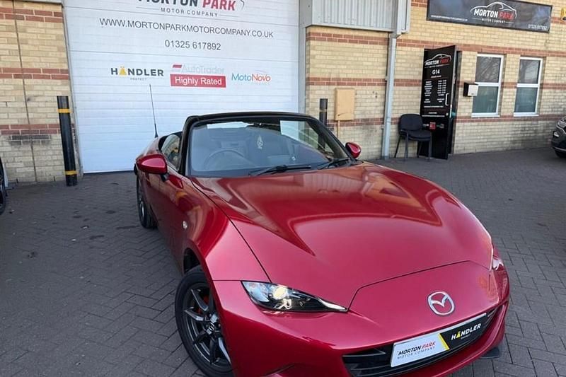 Used Mazda MX5 131 HP (96 kW) 2016 Red Cabriolet