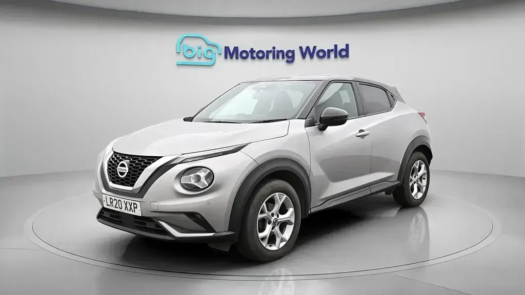 Usado Nissan Juke N-Connecta 117 HP (86 kW) 2020 Prateado SUV