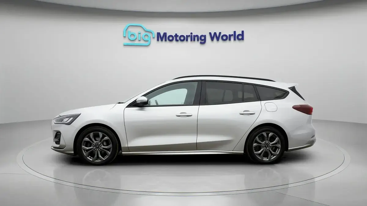 Used Ford Focus ST-Line 125 HP (91 kW) 2022 Silver Estate