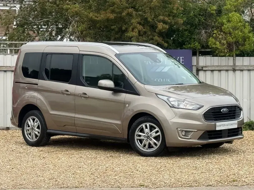 Used Ford Tourneo Connect Titanium 120 HP (88 kW) 2019 Silver MPV