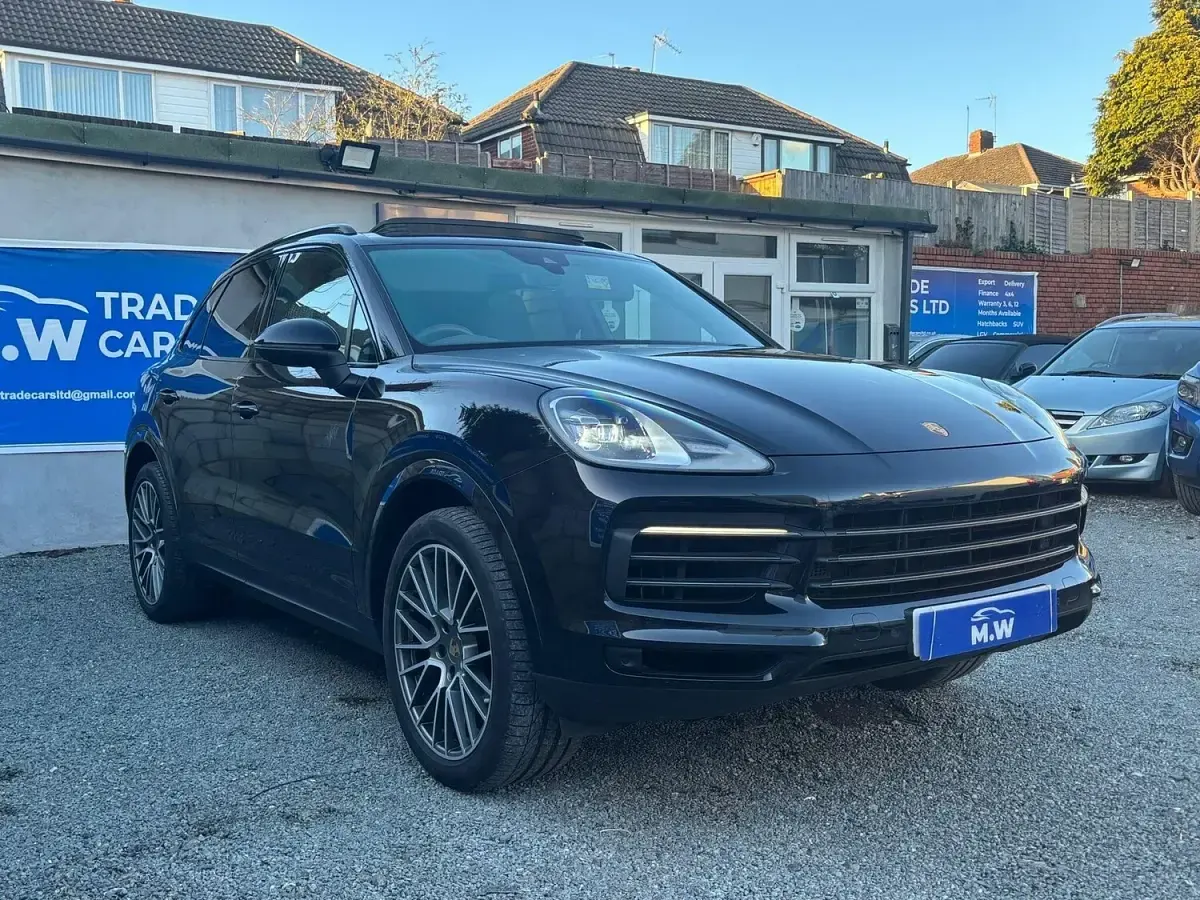 Used Porsche Cayenne Platinum Edition 340 HP (250 kW) 2022 Black SUV