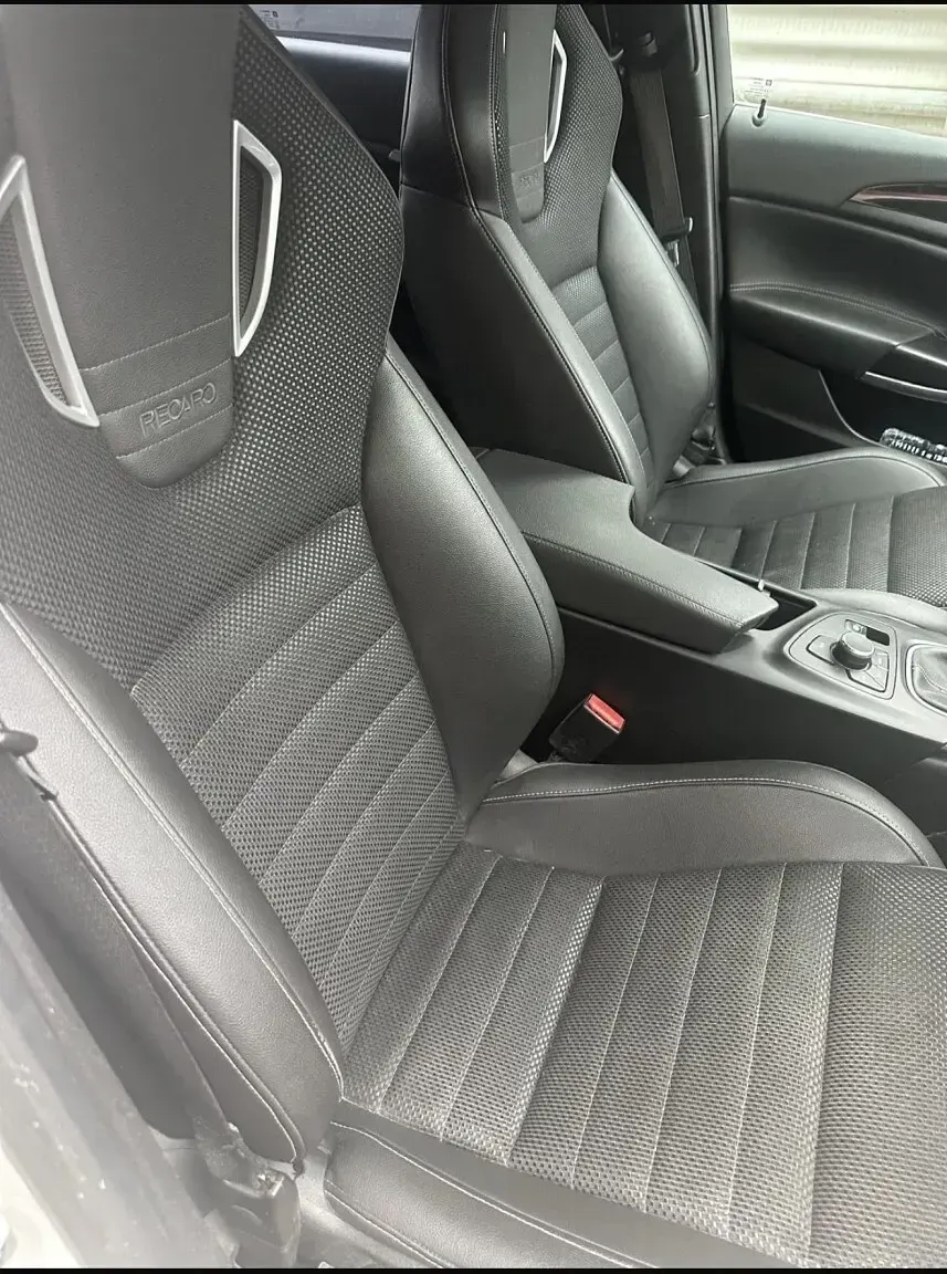 Used Vauxhall Insignia 2009 White Sedan