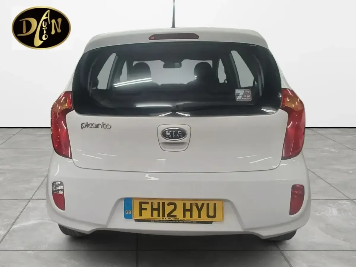 Used Kia Picanto 68 HP (50 kW) 2012 White Hatchback