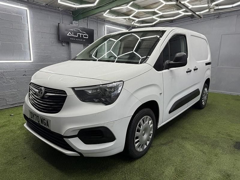 White Used 2020 Vauxhall Combo Sportive MPV | £7,395 (Good price) - Image 1/4