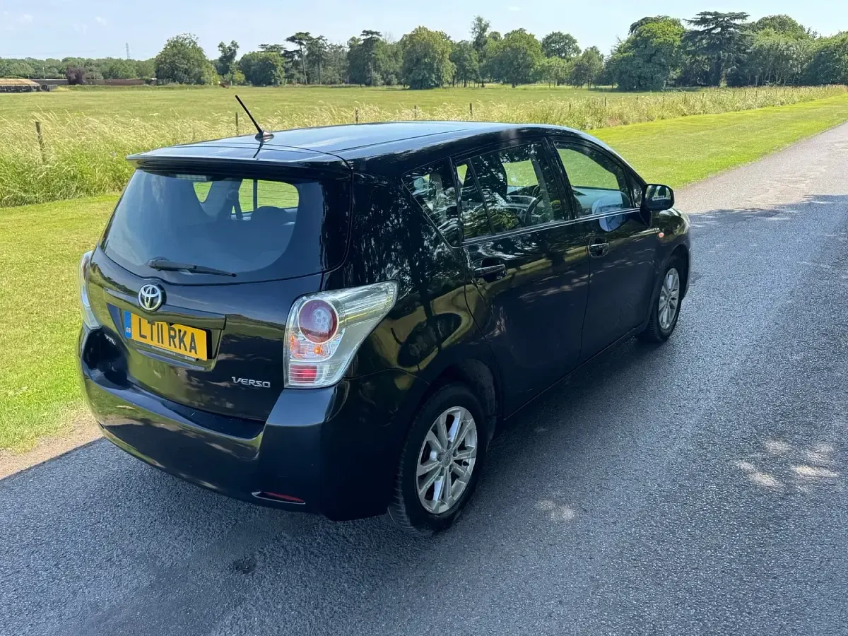 Used Toyota Verso 2011 Black MPV