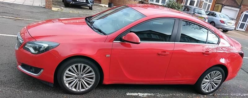 Used Vauxhall Insignia Design Edition 140 HP (102 kW) 2016 Red Hatchback