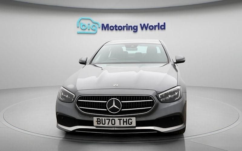Begagnad Mercedes E220 194 HK (142 kW) 2021 Grå Sedan