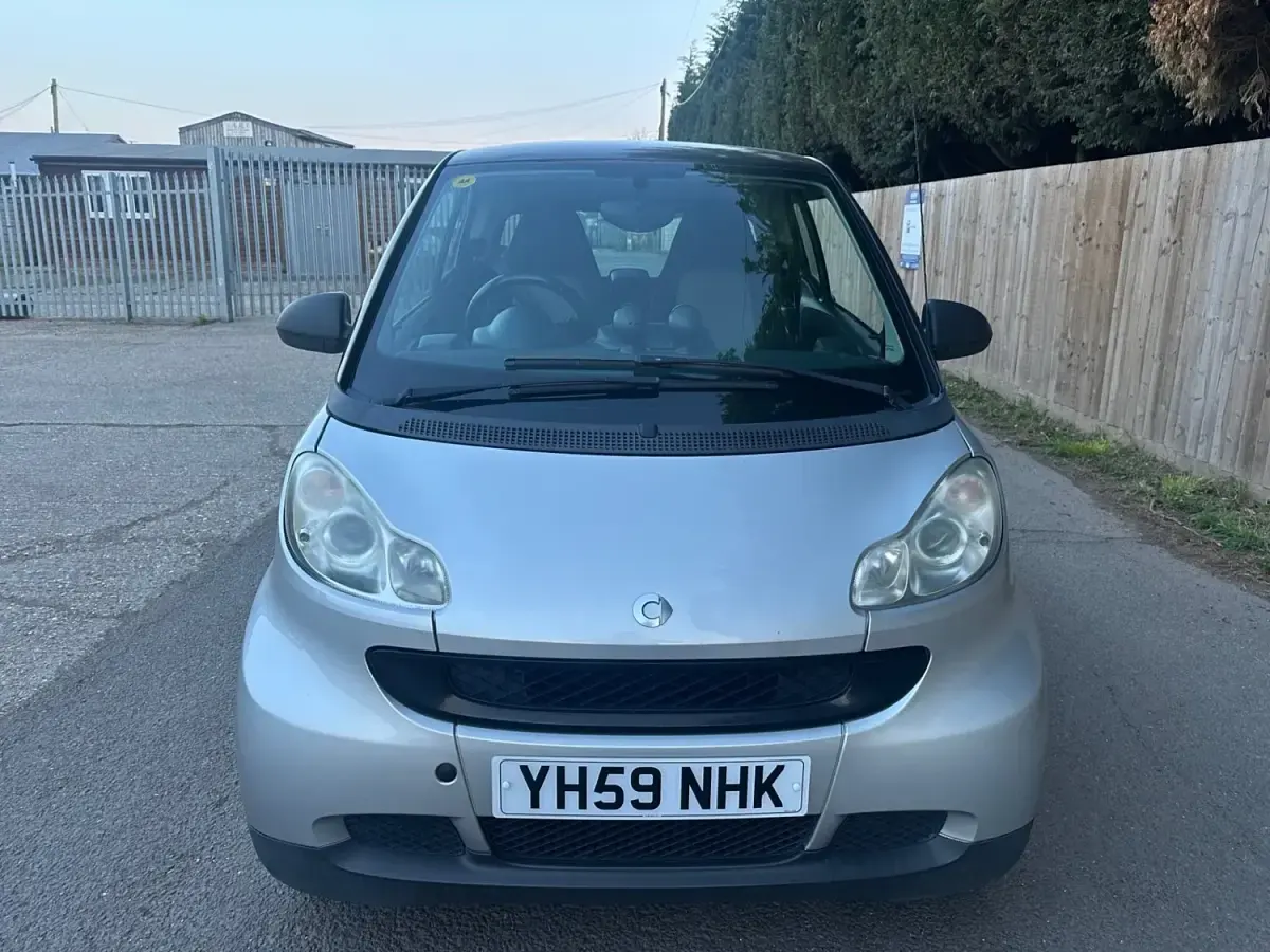 Usado Smart ForTwo Coupé Pulse 45 HP (33 kW) 2009 Prateado Coupé