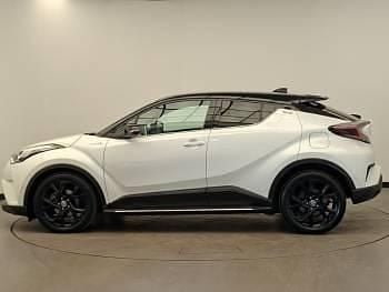 Used Toyota C-HR 122 HP (89 kW) 2019 White SUV