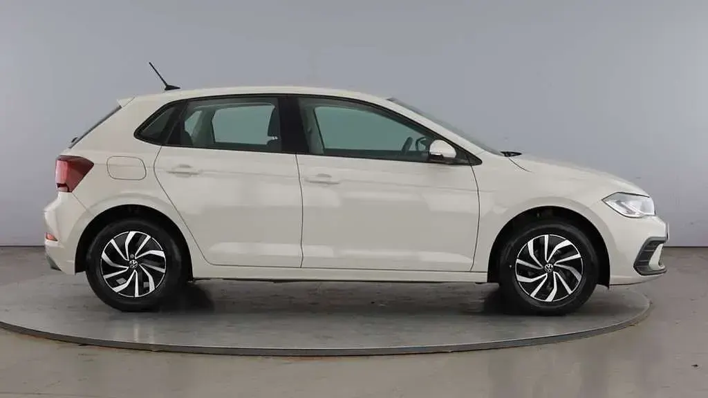 Used VW Polo Life 95 HP (69 kW) 2023 Ascot grey Hatchback