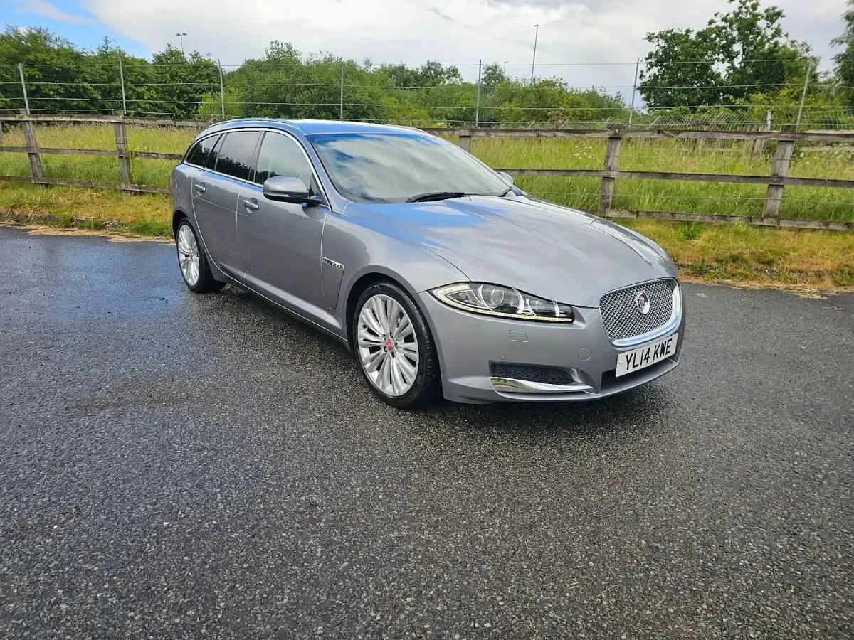Used Jaguar XF Sportbrake Portfolio 200 HP (147 kW) 2014 Grey Estate