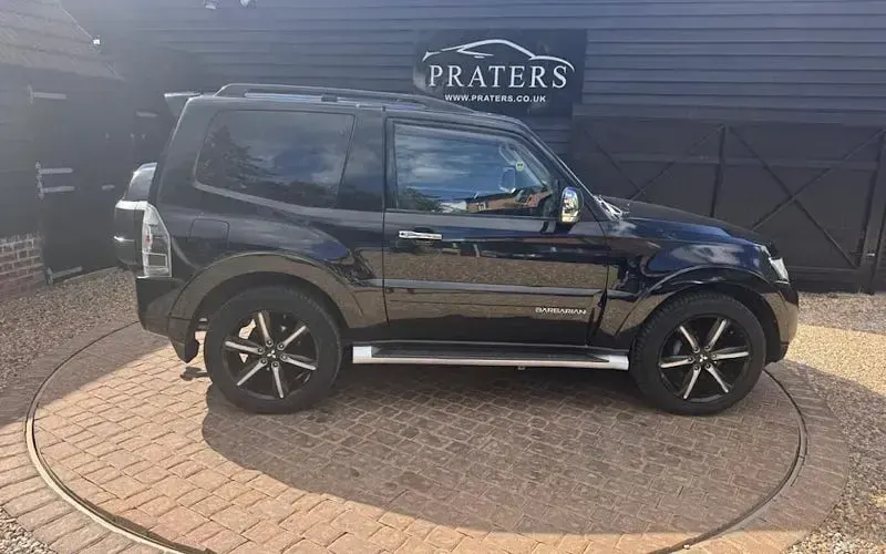 Used Mitsubishi Shogun 200 HP (147 kW) 2014 Black SUV