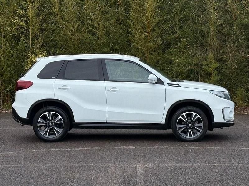 Used Suzuki Vitara SZ5 129 HP (94 kW) 2021 White SUV