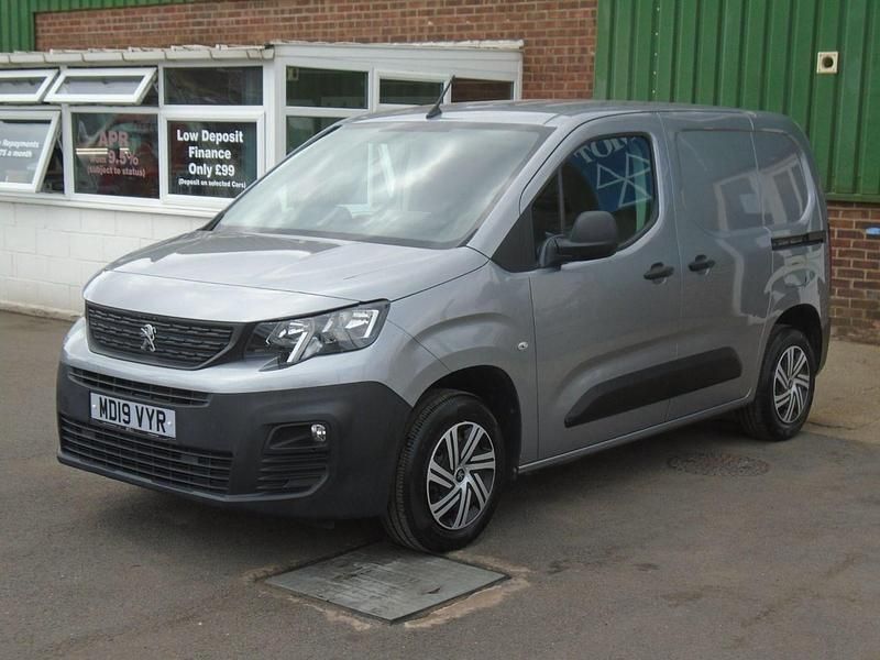 Grey Used 2019 Peugeot Partner MPV | £8,490 (Fair price) - Image 1/4