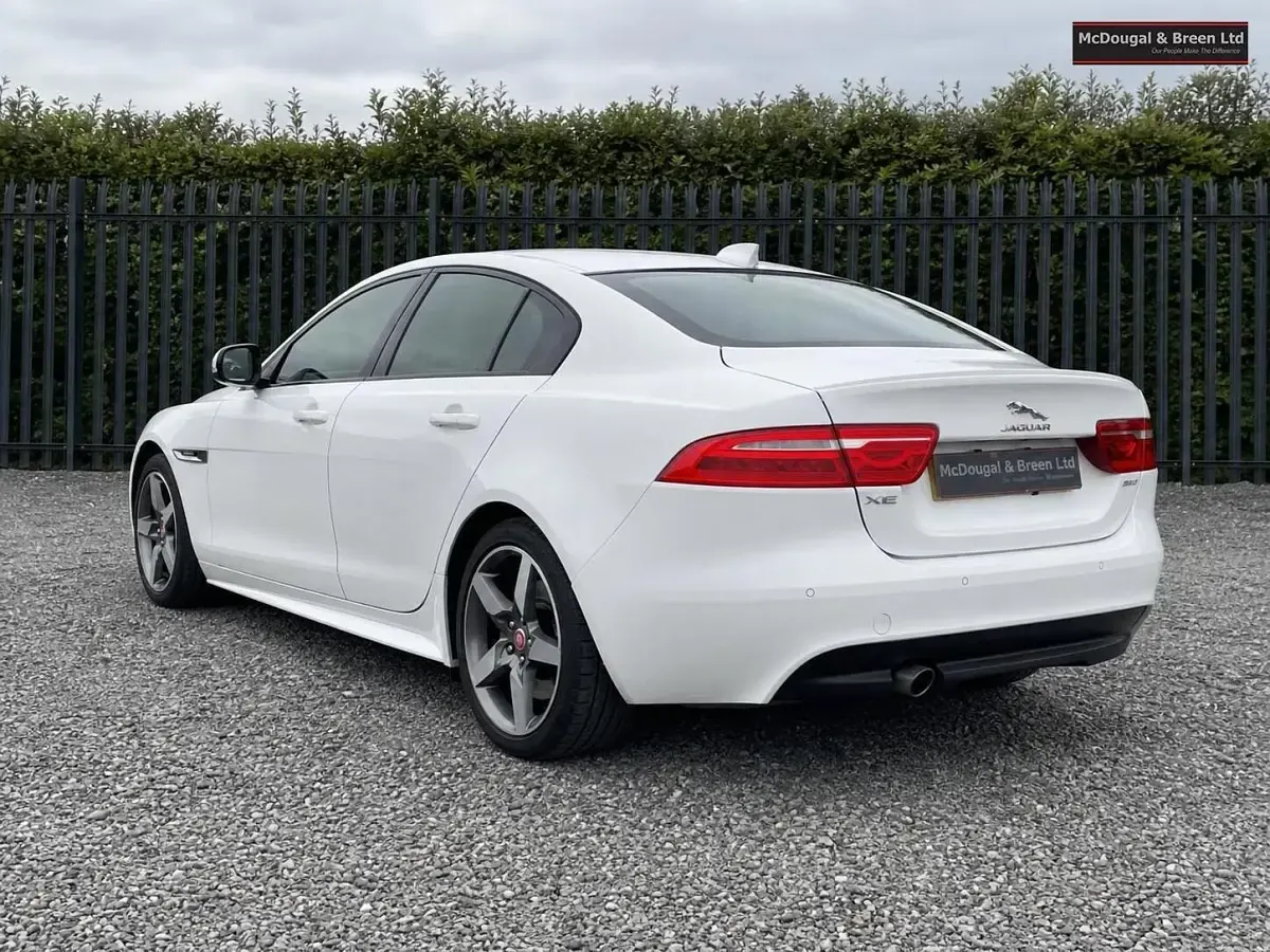 Used Jaguar XE Ingenium 200 HP (147 kW) 2019 White Sedan